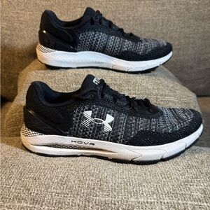 Under Armour HOVR Intake 6 Men's Black and Gray Athletic Shoes Size 9.5